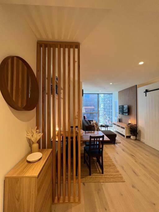 Modern View 2bdroom For Six Apartment